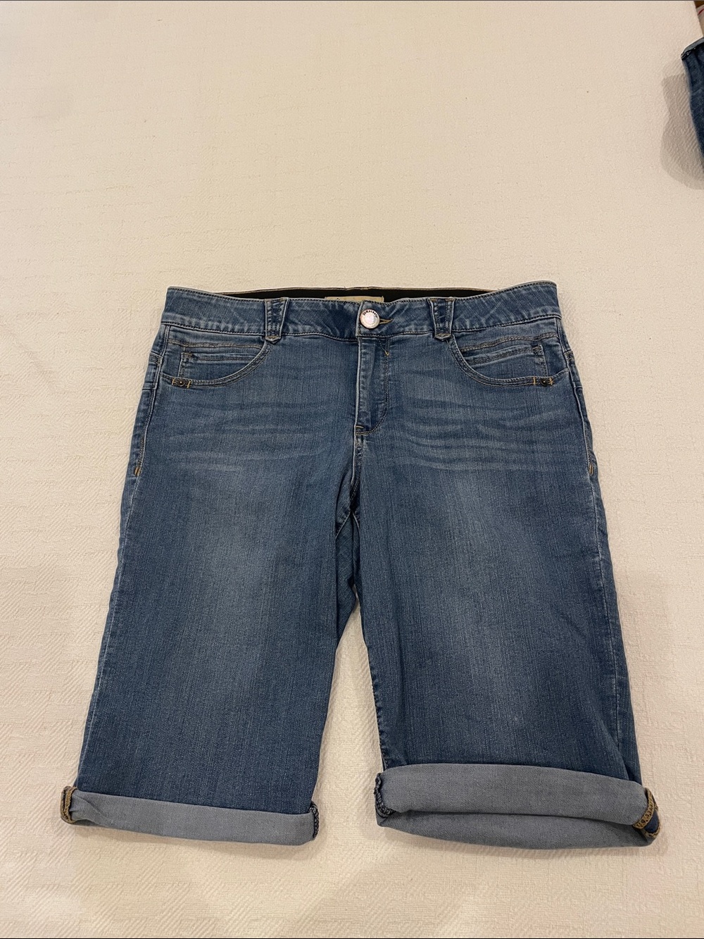 Democracy “Ab”Solution denim Bermuda shorts size 12